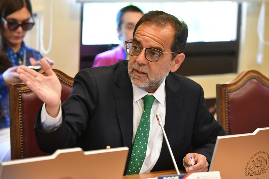 Mulet (FREVS) destaca fusión de partidos y figura de comités en reforma al sistema político