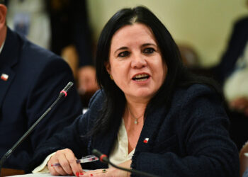 “Escuelas protegidas”: Comisión cita a ministra Steinert por proyecto que agrava penas
