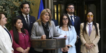 Diputada Parisi (PDG) afirma que “he sido violentada políticamente” y envía a diputado Contreras a Comisión de Ética