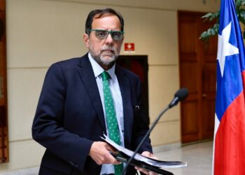 “Es lo busca el país y los que quieren invertir”: Mulet insiste en tramitar invariabilidad tributaria como reforma tras anuncio de “ajustes”
