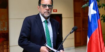 “Es lo busca el país y los que quieren invertir”: Mulet insiste en tramitar invariabilidad tributaria como reforma tras anuncio de “ajustes”
