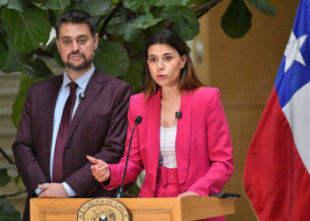 Manouchehri y Cicardini impulsan Agenda de Protección a las Familias Endeudadas