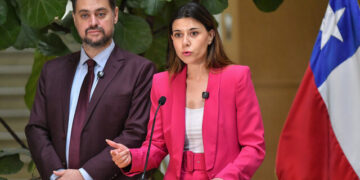 Manouchehri y Cicardini impulsan Agenda de Protección a las Familias Endeudadas