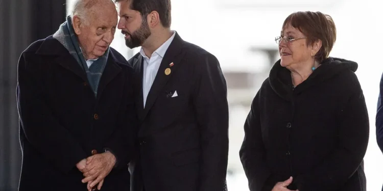 “Para dar una señal de austeridad”: Presentan reforma a dieta de exmandatarios