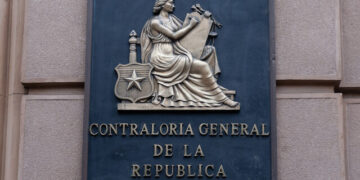 Contraloría funcionarios sumarios
